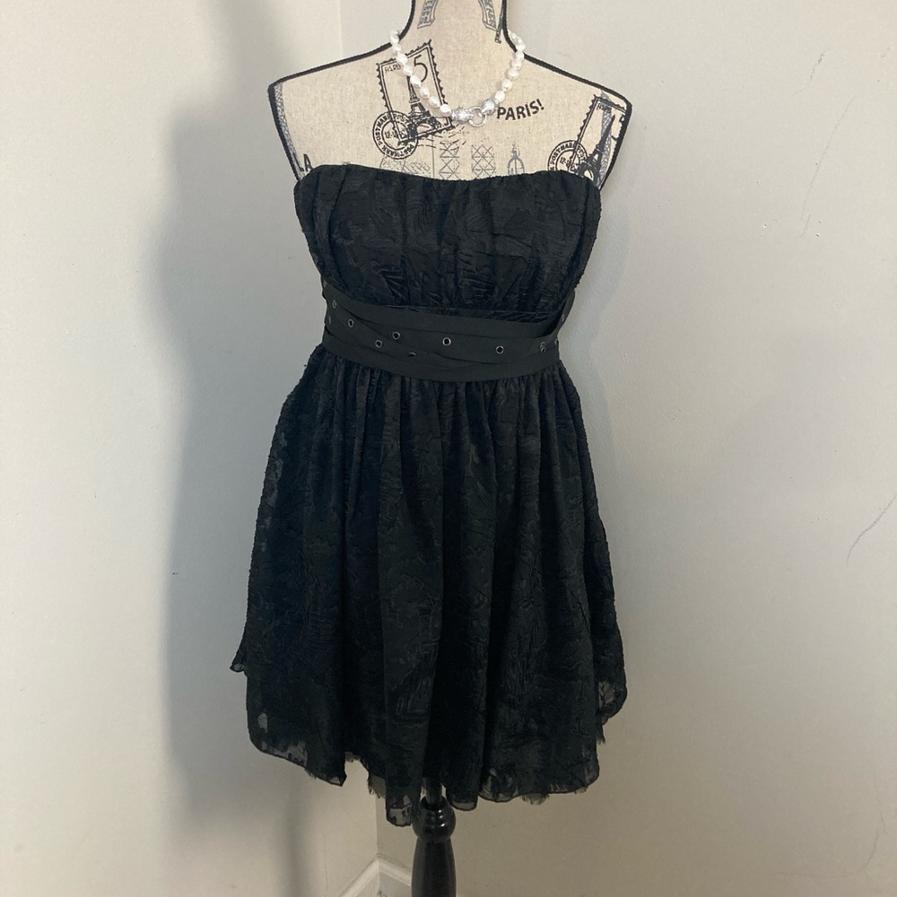 BCBGeneration Women’s Black Lace Strapless Mini Formal Dance Prom Wedding Dress